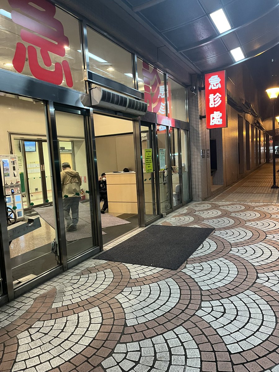 激情過渡之後
是必須付出代價的
以後可能不能這樣玩了😭😭😭
姊姊老了身體受不了
或許溫柔的性愛比較適合我
姊姊以後只能打打戀愛砲了
住斯洛伐克的比較適合我
🤣🤣🤣