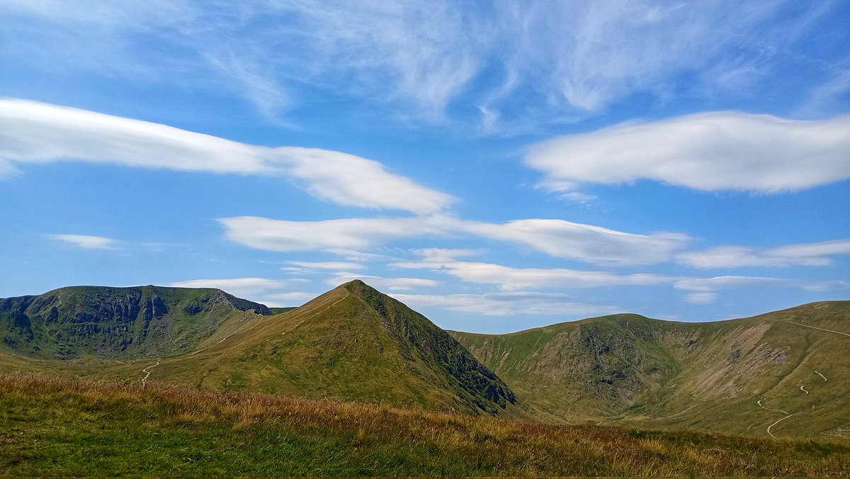 Lenticulars in profusion over the Helvellyn hills. (Anyone remember Wilf T Nicholson's in Ambleside advertised 'Anoraks in Profusion'?)
