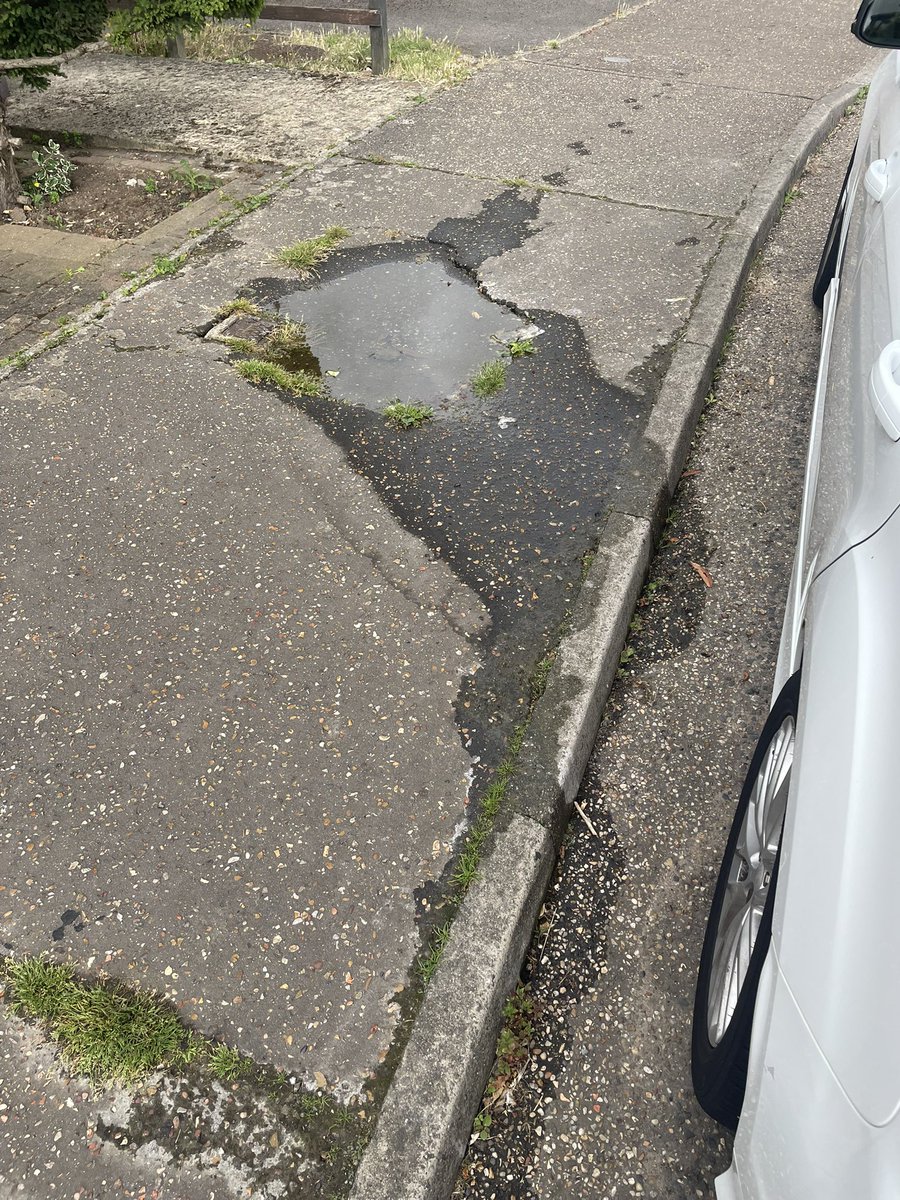 just_j205's tweet photo. @AffinityWater @AnglianWater I believe I may have a leak on the pathway outside my home. It’s been like this all week and we’ve had very hot weather and no rain since Monday. Who should I report this too? First photo 8am today, second photo 5pm today. https://t.co/YJcx2W5WXG
