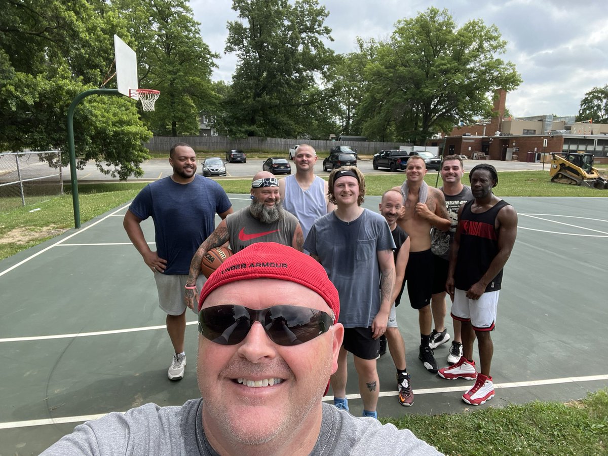ToddMcCartney88's tweet photo. The Weekend Crew!🏀🏀🥵🥵
Love these guys!
@p1aymaker88 
@AMac_219 
@Evd23rocker https://t.co/hjwugttAGB