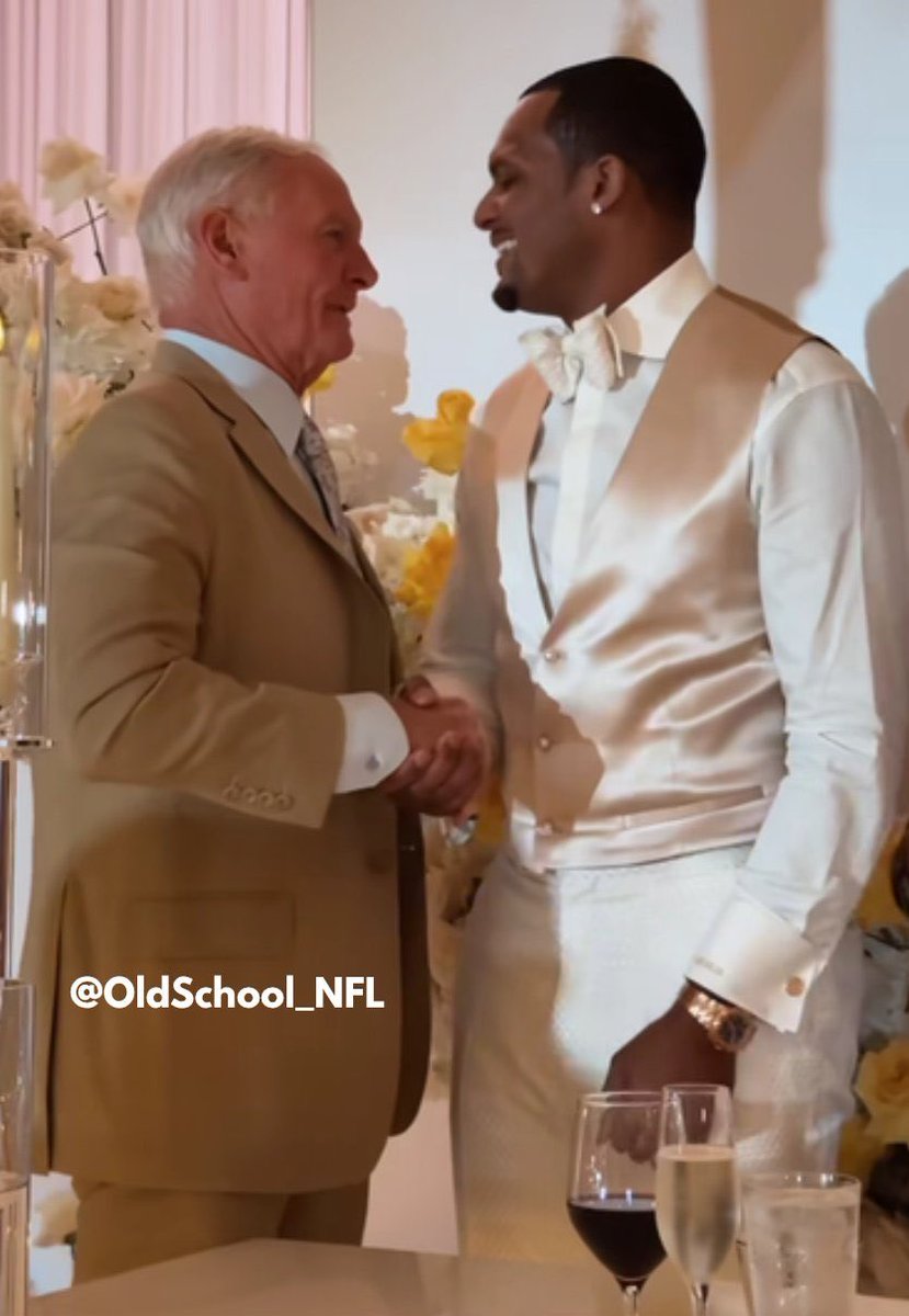 #Browns Jimmy Haslam was in attendance for QB Deshaun Watsons wedding. 

Some other notable people in attendance were Jerry Jeudy, DeAndre Hopkins and Josh Dobbs.