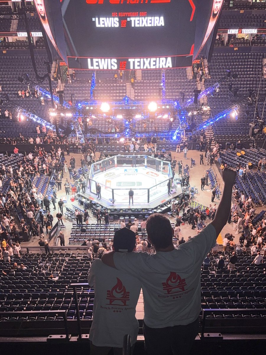 bench_burner's tweet image. Unforgettable experience 🔥
#UFCNashville