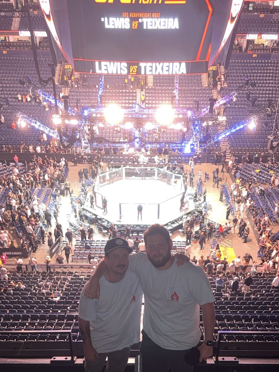bench_burner's tweet image. Unforgettable experience 🔥
#UFCNashville