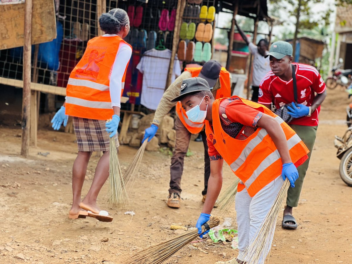 MaserukaRobert's tweet image. We choose to involve in daily activities to improve the health of our citizens.
If we can鈥檛 build hospitals then let鈥檚 be part of making the environment safe for everyone.