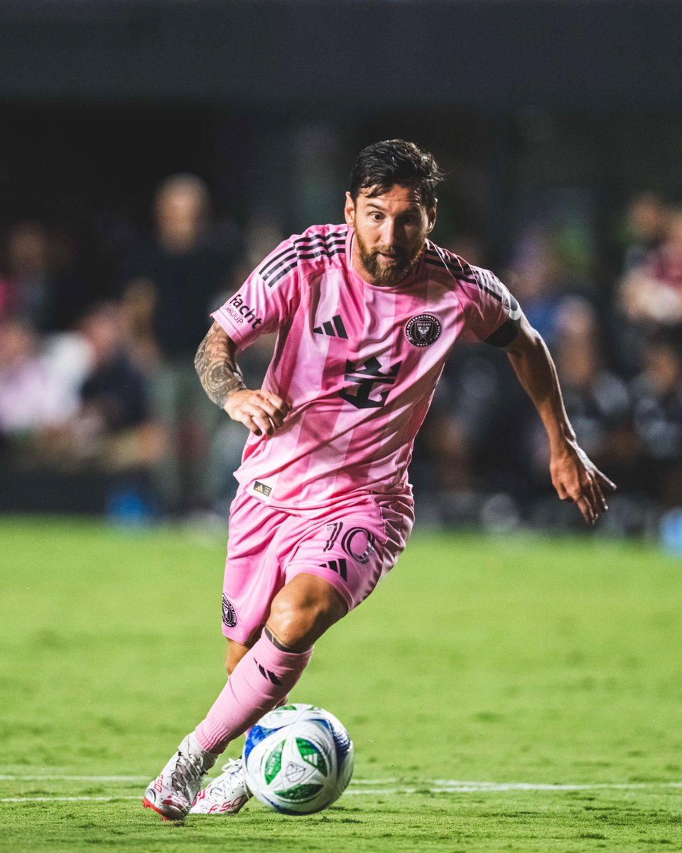 ⚽️⚽️
⚽️⚽️
⚽️⚽️
⚽️⚽️
⚽️⚽️

5️⃣ matches. 🔟 goals. <a href="/leomessisite/">Leo Messi</a> did it again… Five consecutive braces in the @mls — breaking his own record set just three days ago! 😮‍💨😵‍💫
The Captain led @intermiamicf to a 2–1 victory over Nashville. ⚽🔥

Want to dive deeper into his greatness?