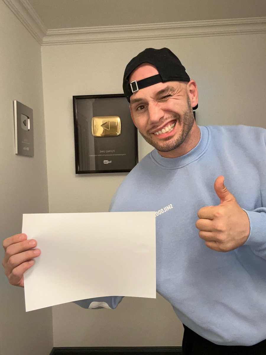 Der lustigste Kommentar gewinnt nen 100€ Smilodox Gutschein.

Und Kommentare, die richtig krass unter der Gürtellinie sind, werden blockiert 🤝