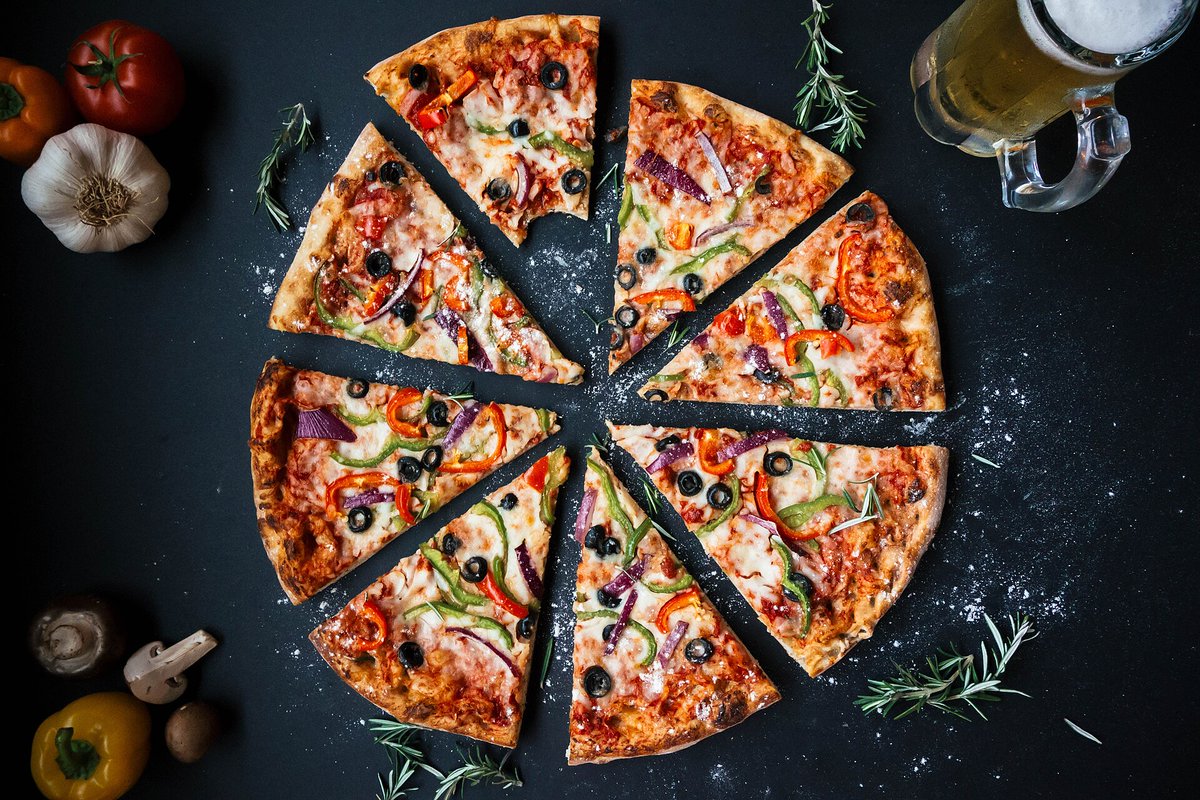 nylanderjens's tweet image. Komiskt axplock - Kalmar kommun har köpt pizza i mars 2024 från ett bolag som förfalskat sin årsredovisning. Inte hela världen men ändå visar på att alla typer av leverantörer kommer in i det offentliga.