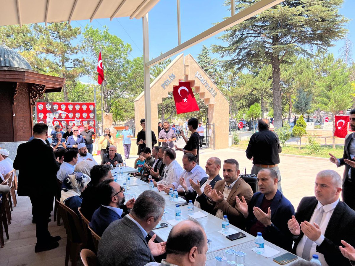 Karşıyaka Mezarlığı

İlçe Başkanımız <a href="/ekremyuce06/">Dr. Ekrem Yüce</a> , AK Parti Keçiören İlçe Başkanımız <a href="/AKadirkarapinar/">Kadir KARAPINAR🇹🇷</a> MHP Yenimahalle İlçe Başkanı <a href="/huseyinmhp06/">Hüseyin Altınok</a>  Yönetim Kurulu Üyelerimiz, Polis Şehitliği’ni ziyaret ederek, şehit ailelerimiz ile bir araya geldi aziz şehitlerimizi rahmetle andık
