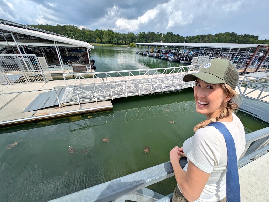 MissGoElectric's tweet image. I guess I wore the right hat today 😏
Thanks @Rivian for keeping us adventurous for another day ⚡
Charging up for free for a few minutes while we explore at the state park on the lake 🙌🏼
@ZeroMotorbike @BMWMotorrad