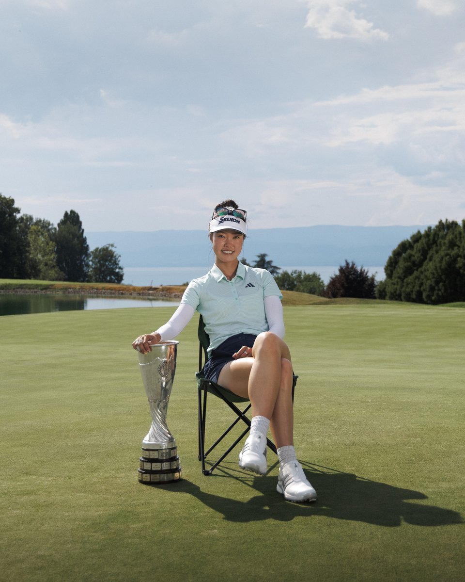 New queen in Evian.

#EvianChamp | #LPGATour | <a href="/LPGA/">LPGA</a>
