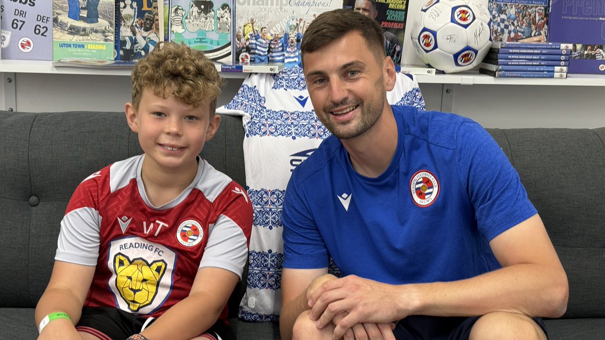 JnrRFCReporter's tweet image. Lovely chat with @Paudie97 at #ReadingFC. Such a lovely down to earth guy. Hope the removal men delivery your stuff the to correct house next week Paudie 😛