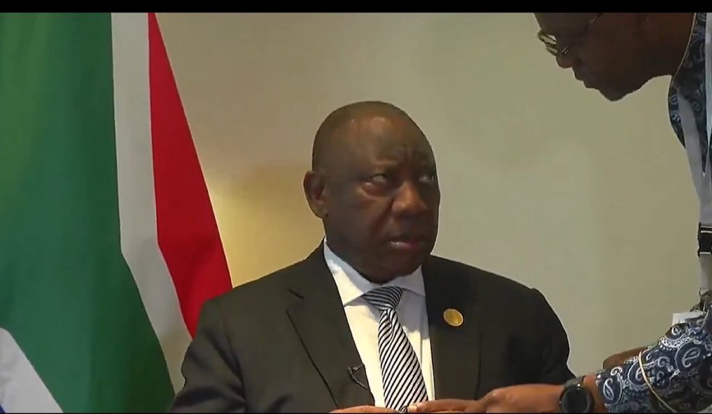 Cyril really thinks people will testify against mafias in this commission. Common sense is not so common 

#FamilyMeeting