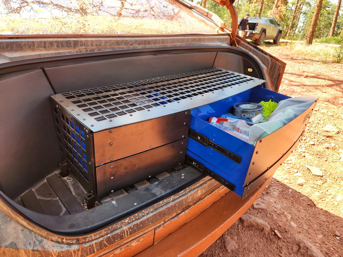 kneubuehl's tweet image. When things get dirty, I've got all the cleaning materials conveniently organized right in the frunk kit drawer. I basically never used the frunk until I got this kit. Big thanks to Our Cyber Weekend @vanquishfoes