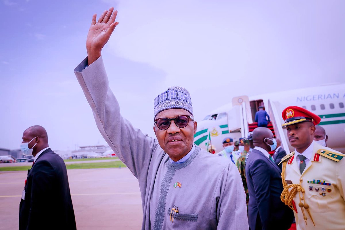 Teabb11's tweet photo. PMB!!!
An upright man 
A disciplined General
Thank you for the service to the nation.🫡 
You left with ur integrity intact.👏 
The best to take charge of  PTF 👌
Forge on my gallant Soldier/Officer/Gentleman&amp;Farmer
RIP "baba go slow"😊
SAI BABA 💪 https://t.co/Sc1o7rjc65