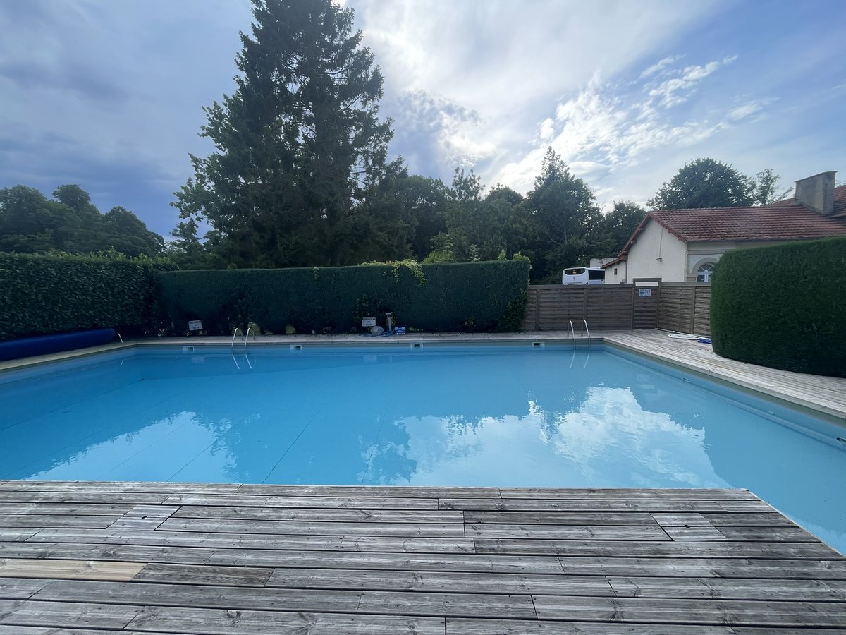 Mme Bowen tweet media