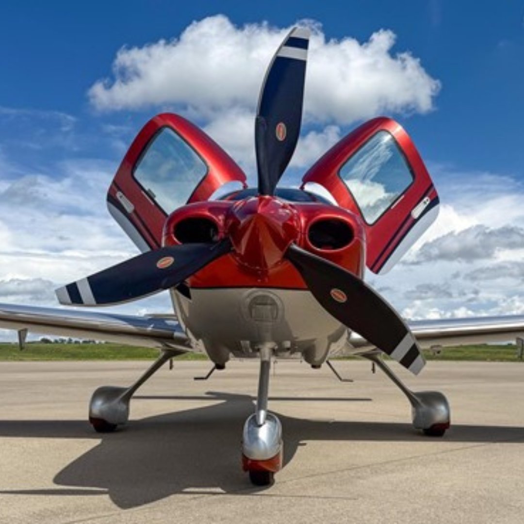 Controller's tweet image. This 2016 CIRRUS SR22-G5 TURBO is for Sale on #Controller

✅Useful Load 1088lbs
✅No Damage History
✅Always Hangared

📞(859) 233-9399

Details here➡️🔗 ow.ly/UKzQ50WlGYA

#AircraftForSale #ControllerAircraft