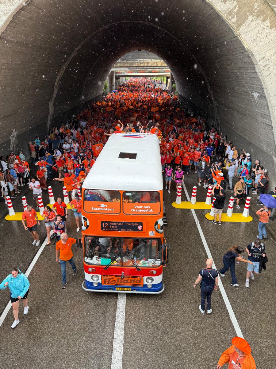 De Oranjebus tweet media