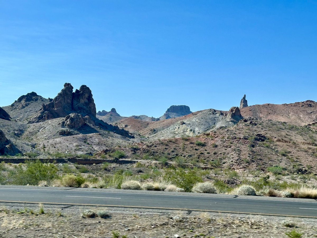 wlgolden's tweet image. More Landscapes from Oak Ridge Boys rolling through Arizona to Laughlin, Nevada EDGEWATER last night @oakridgeboys @WME @opry @CountryMusic