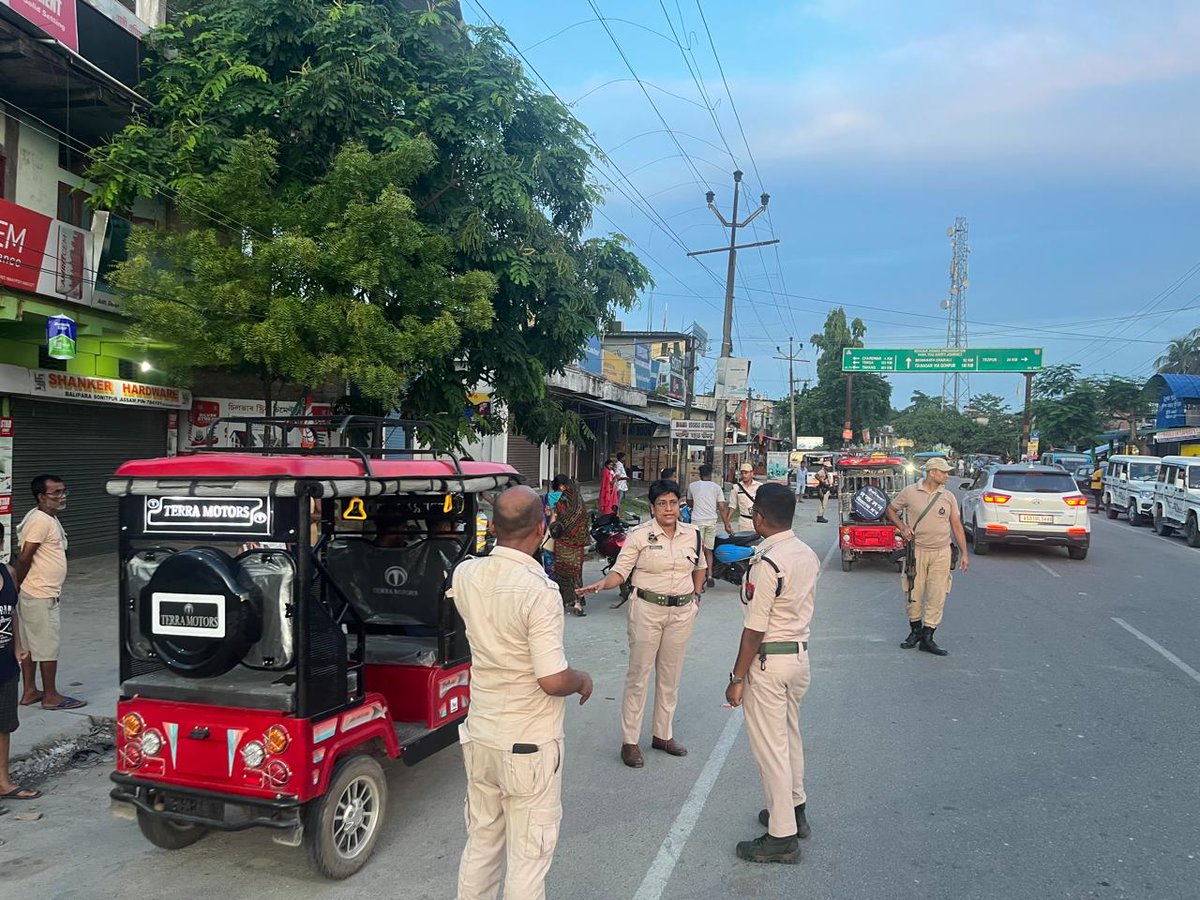 Sonitpur Police (@sonitpurpolice) on Twitter photo #জনহিতজনসেৱাৰ্থে
Area domination ,and Naka checking is going on at interior places as well as main roads of Sonitpur District. Few glimpses of today's action under Chariduwar PS area.
<a href="/CMOfficeAssam/">Chief Minister Assam</a>
<a href="/assampolice/">Assam Police</a>
<a href="/DGPAssamPolice/">DGP Assam</a>
<a href="/HardiSpeaks/">Hardi Singh</a> #জনহিতজনসেৱাৰ্থে
Area domination ,and Naka checking is going on at interior places as well as main roads of Sonitpur District. Few glimpses of today's action under Chariduwar PS area.
<a href="/CMOfficeAssam/">Chief Minister Assam</a>
<a href="/assampolice/">Assam Police</a>
<a href="/DGPAssamPolice/">DGP Assam</a>
<a href="/HardiSpeaks/">Hardi Singh</a>