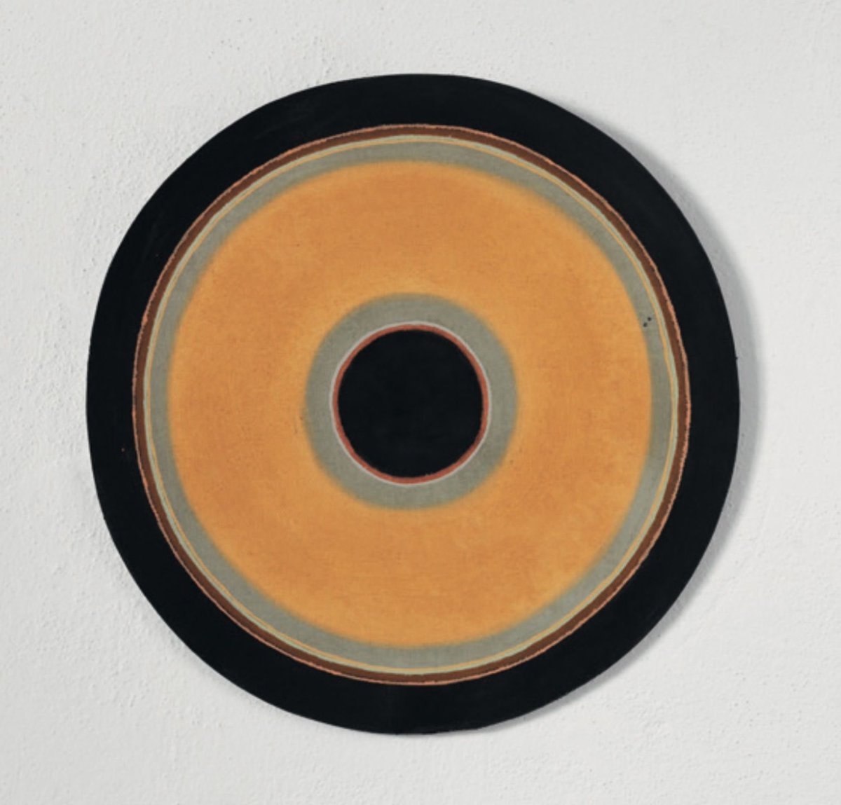 Contemporaryist's tweet image. #OngoingExhibition: "𝐀𝐛𝐬𝐭𝐫𝐚𝐜𝐭𝐢𝐨 𝐩𝐞𝐫 𝐧𝐚𝐭𝐮𝐫𝐚𝐦" can be seen through July 20 at Trafo Gallery.
Trafo Gallery presents František Skála’s minimalist and poetic works shaped by nature and material exploration.