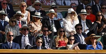 LadyB_Writes's tweet image. Everyone in their Summer Sunday Best at Wimbledon today 🫶
#Wimbledon
#PrinceandPrincessofWales
#PrincessCharlotte #PrinceGeorge