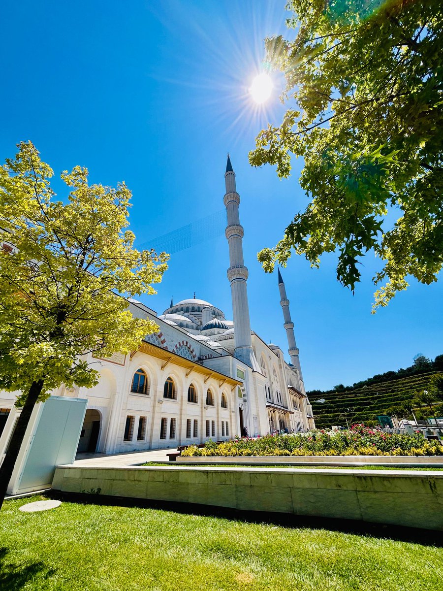 MuhamedReis's tweet photo. Çamlıca mosque 🕌 by summer
Yazın da Camii 
Ljeto u Istanbulu https://t.co/A8aBsB7kda