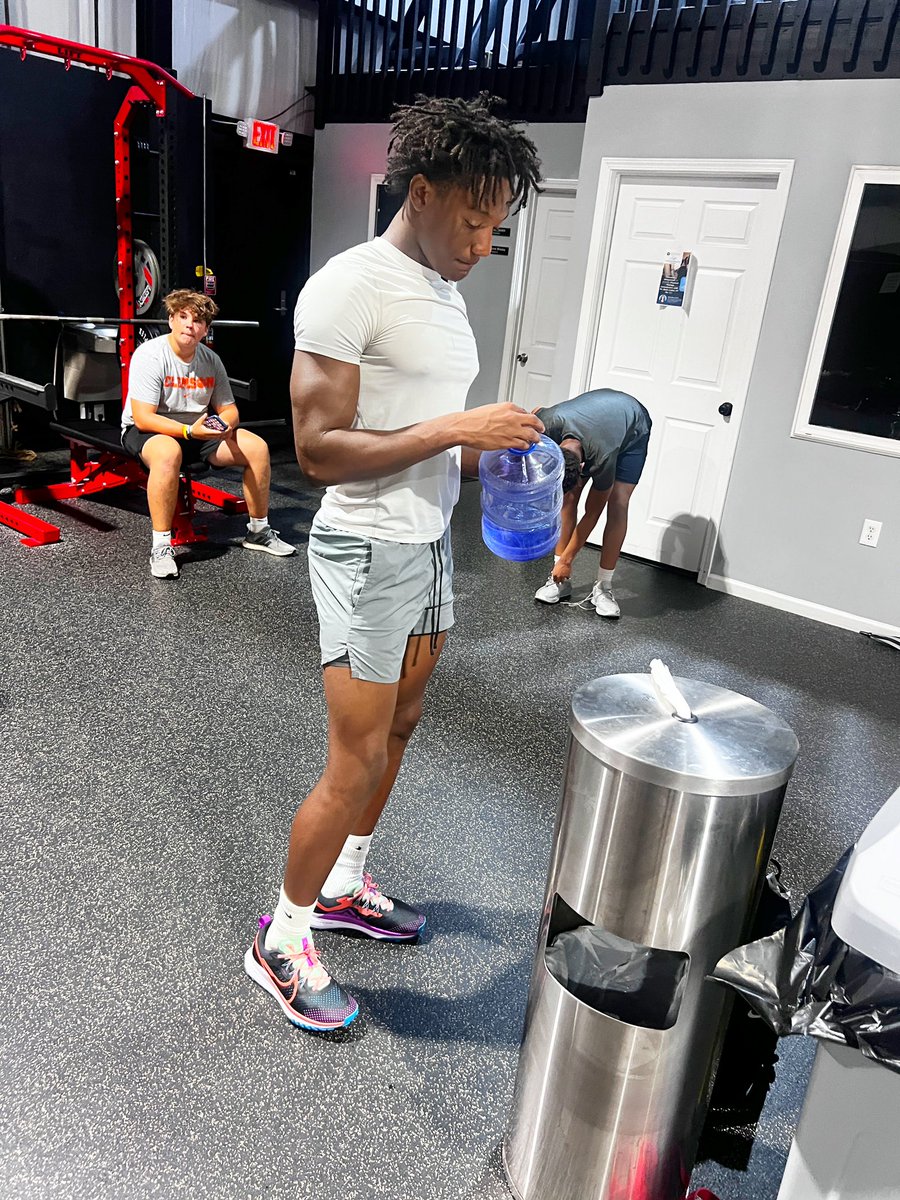 MalikaiSpeed's tweet image. Committed to getting better even on the weekends. #StrongerThanYesterday
Trainer: @LegacyExtreme1