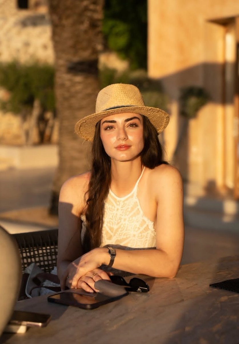 uyanın hepiniz, Özge'nin güzel tatil dump geldi 🫶🏻🎀💘✨️

#ÖzgeTörer