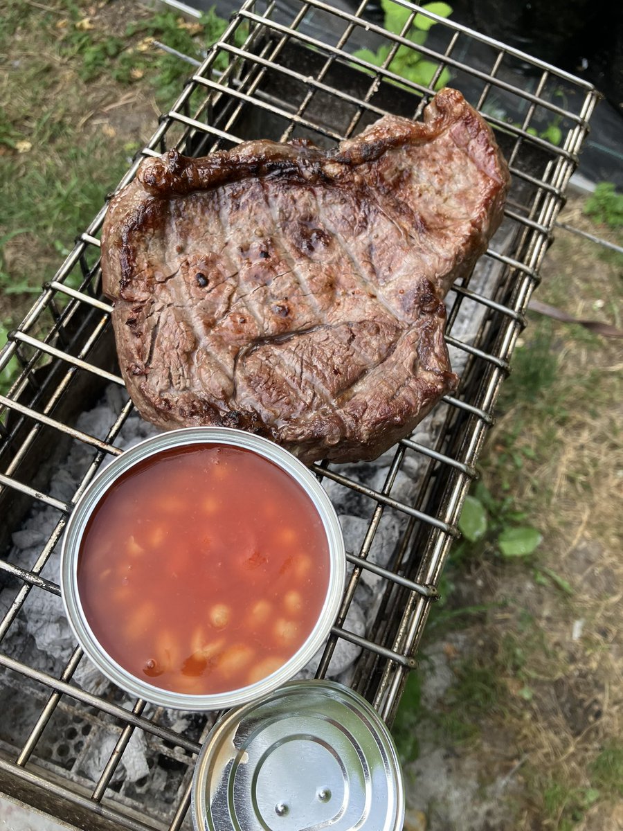 DerekLRMoss's tweet photo. @Worzels_Comedy_ Cowboy food for me 🤠 https://t.co/NLpUhzNiQn