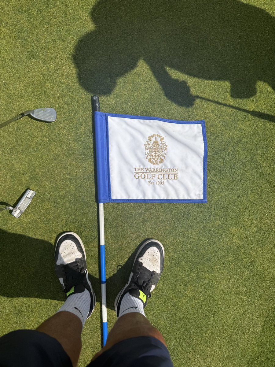 PScully13's tweet image. A fabulous morning at Royal Warrington @WarringtonGC ⛳️, guest of the legend @eddie_stevo alongside Briersy &amp;amp; Eamonn 🏌🏼‍♂️☀️

Had to get our good friends @Betfred in too!