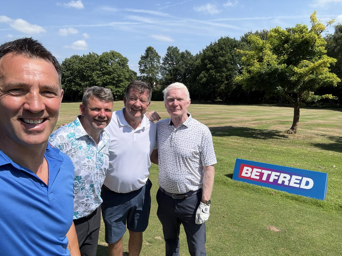 PScully13's tweet image. A fabulous morning at Royal Warrington @WarringtonGC ⛳️, guest of the legend @eddie_stevo alongside Briersy &amp;amp; Eamonn 🏌🏼‍♂️☀️

Had to get our good friends @Betfred in too!
