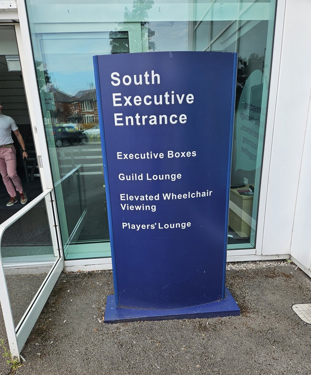 nadeem_ashfaq1's tweet image. With @pnefc goalscorer Liam Lindsay. So proud of our players and  of being a Prestonion.

Despite the 3-1 loss, today was about more than football, it was about being a family. Football has a special way of bringing people together, and today, #diogojota reminded us of that ❤️