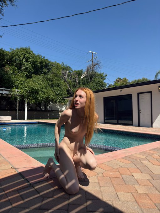 Watch madi collins's leaked NSFW photo on TwXstars