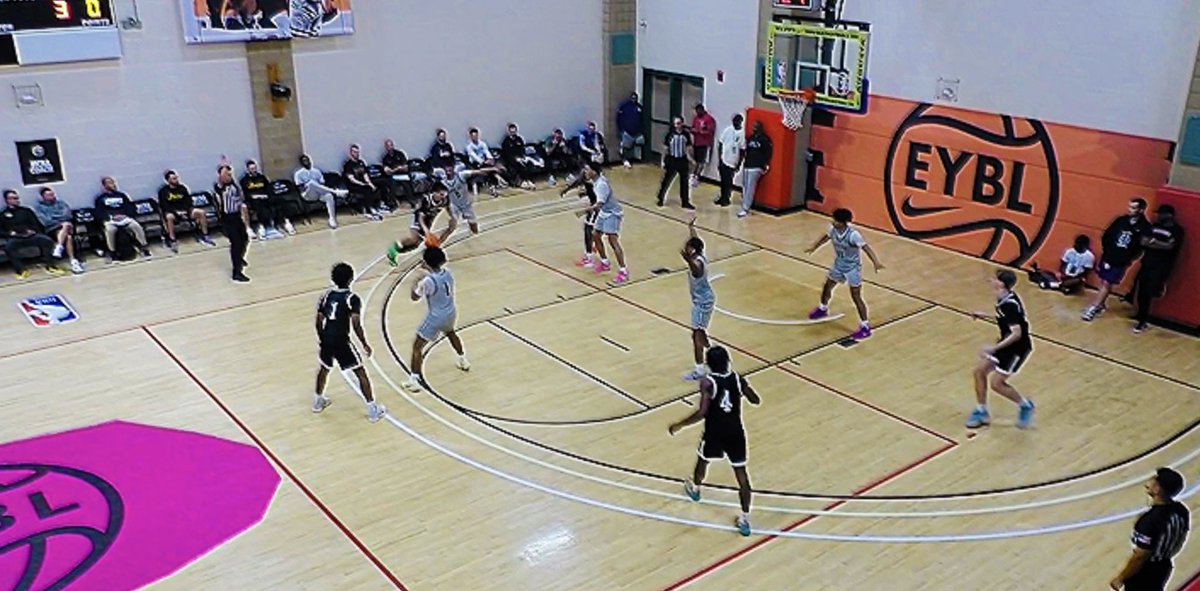 PulleyHoopsE16's tweet image. Thanks to all the coaches who checked out our guys this session. See you next week! Packed Sidelines @NikeEYB #NothingLikeNike