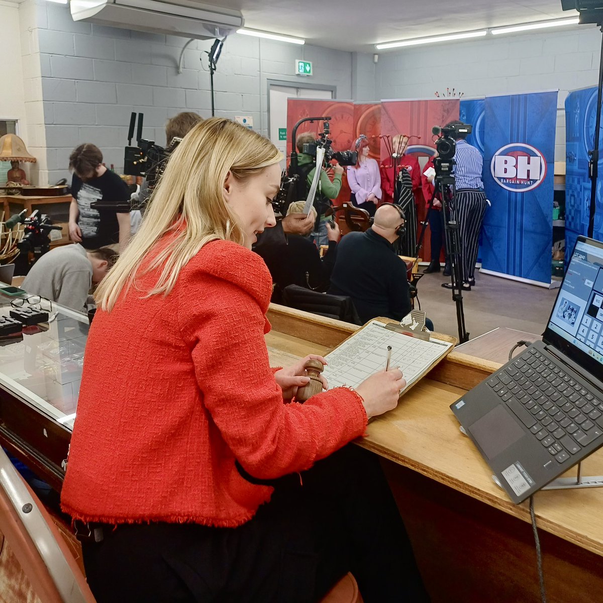 Hettie Jago (@hettie_jago) on Twitter photo We’re back on <a href="/BBCBargainHunt/">Bargain Hunt</a> again tomorrow! 📺 <a href="/Auction_UK/">Arthur Johnson</a> ⏰ Join us at 12:15pm on BBC One #BargainHunt We’re back on <a href="/BBCBargainHunt/">Bargain Hunt</a> again tomorrow! 📺 <a href="/Auction_UK/">Arthur Johnson</a> ⏰ Join us at 12:15pm on BBC One #BargainHunt
