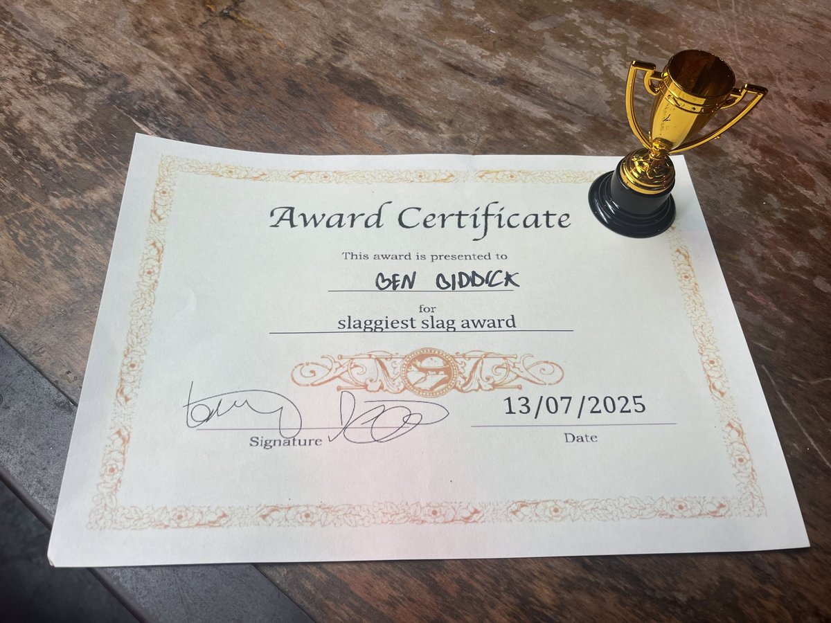 Thanks <a href="/BestDressedMess/">Tish✨️ 🔜 Folsom Europe</a> for the award 😅