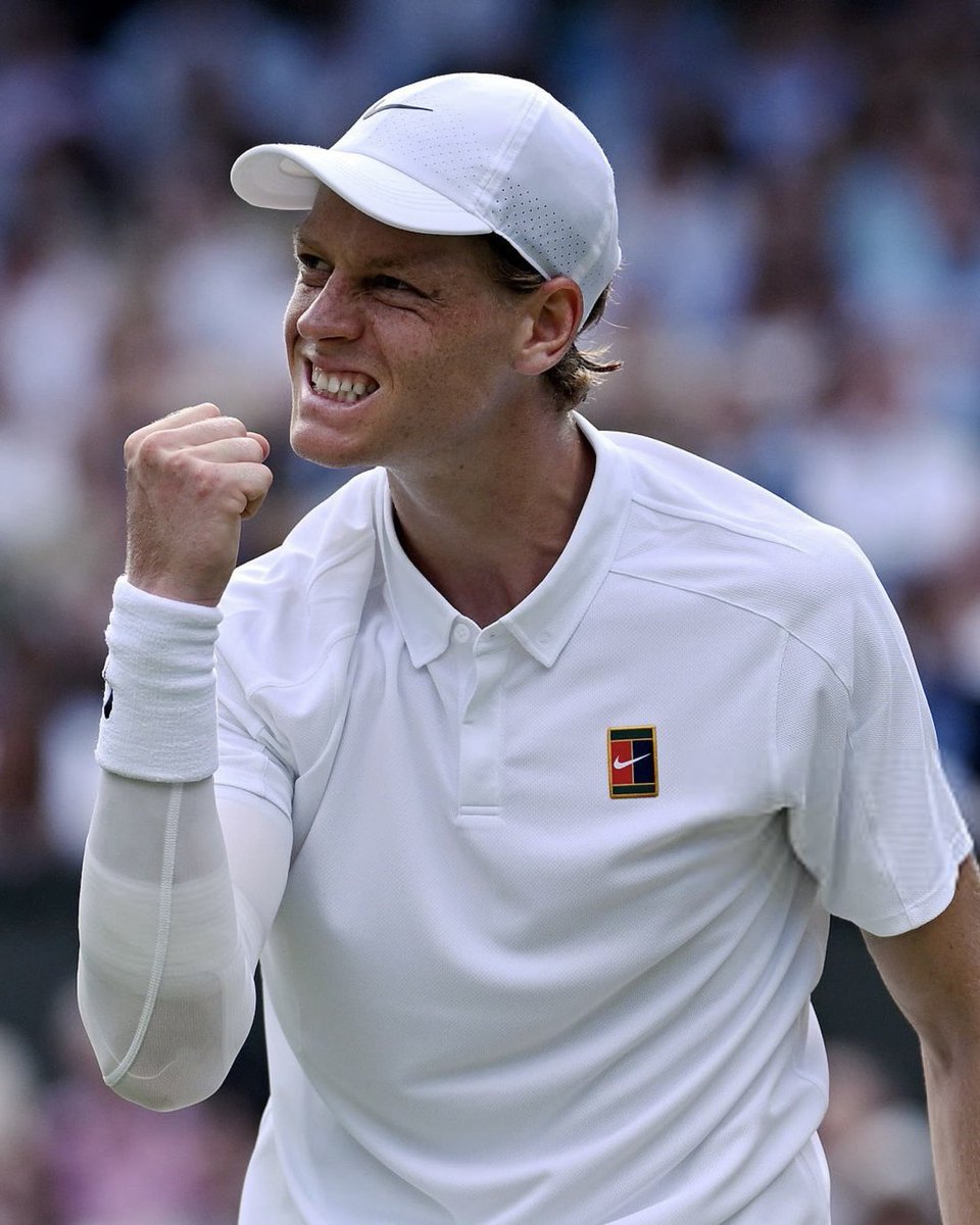 chetempochefa's tweet image. SINNER È IL NUOVO RE DI WIMBLEDON 👑
Il numero 1 al mondo, Jannik #Sinner, si prende la rinvicita con Alcaraz e vince per la prima volta in carriera a #Wimbledon 👏🏼