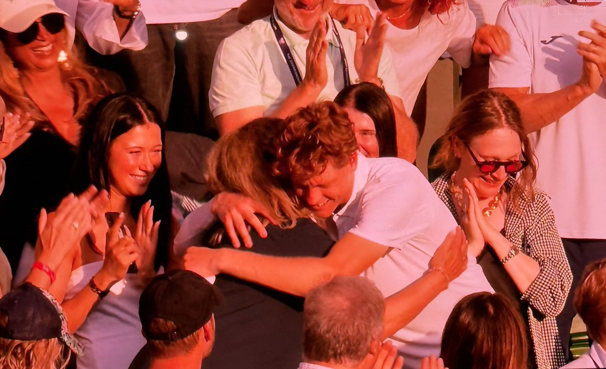 “No trip for cats” <a href="/paolobertolucci/">paolo bertolucci</a> 
GRANDE JANNIK!!! Immenso ❤️🖤
<a href="/janniksin/">Jannik Sinner</a> #Wimbledon