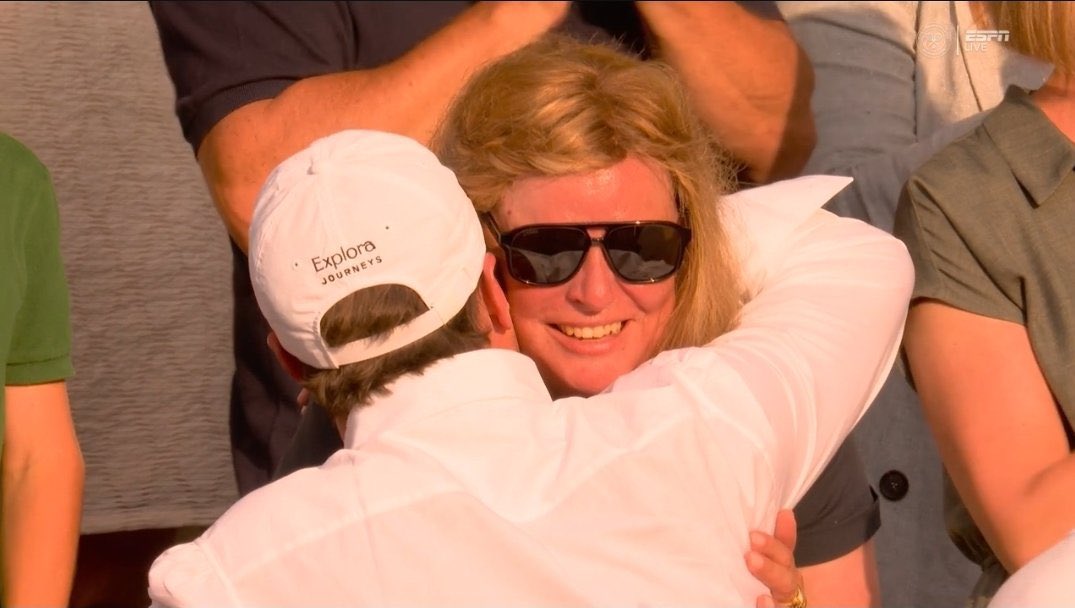 The Tennis Letter on X: "Jannik Sinner hugs his mom after winning his first Wimbledon title. Beautiful scenes. 🥹 https://t.co/JiqdRIkQ9W" / X