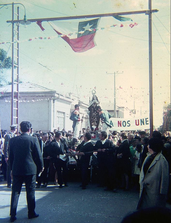 AestheticChile's tweet image. Procesion de la Virgen del Carmen en la Ligua. Region de Valparaiso. Años 60
