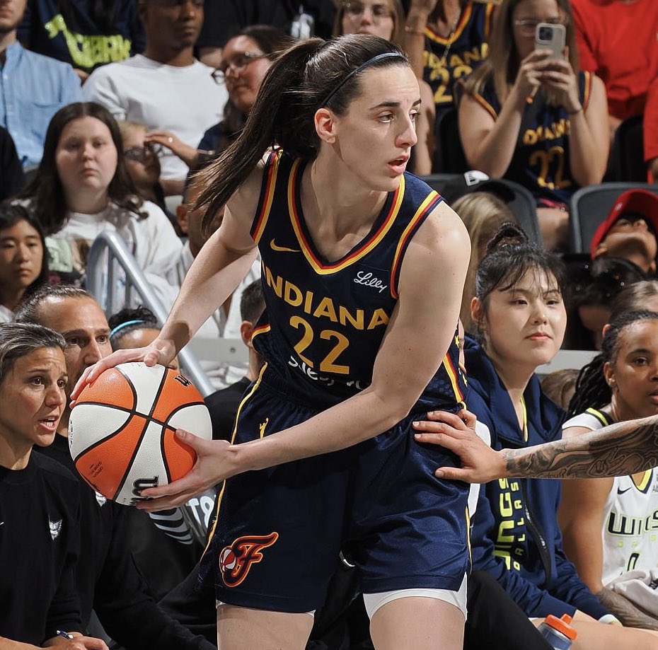 FeverStats's tweet image. Caitlin Clark has reached 200 PTS & 100 AST this season — the fastest to do so in a single season in WNBA history.