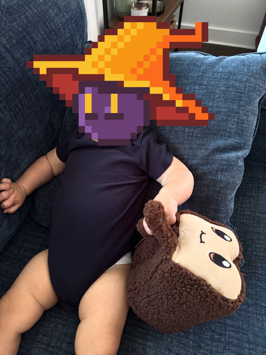 _giveahoot's tweet image. My 11 month old loves his @fecklessmage breadfriend plushie and it is literally the cutest thing on this planet.
Find someone who smiles at you like my child smiles at breadfriend when he wakes up from a nap.