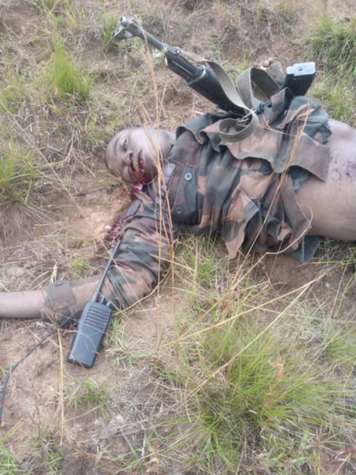 kivunews24's tweet image. “Wazalendo, please stop attacking the AFC/M23; they are well trained, organized, and disciplined. Why continue to sacrifice your lives unnecessarily? What true cause are you fighting for?
Update 🚨 🇨🇩: The Wazalendos of #nyangezi have suffered another serious loss. ⤵️