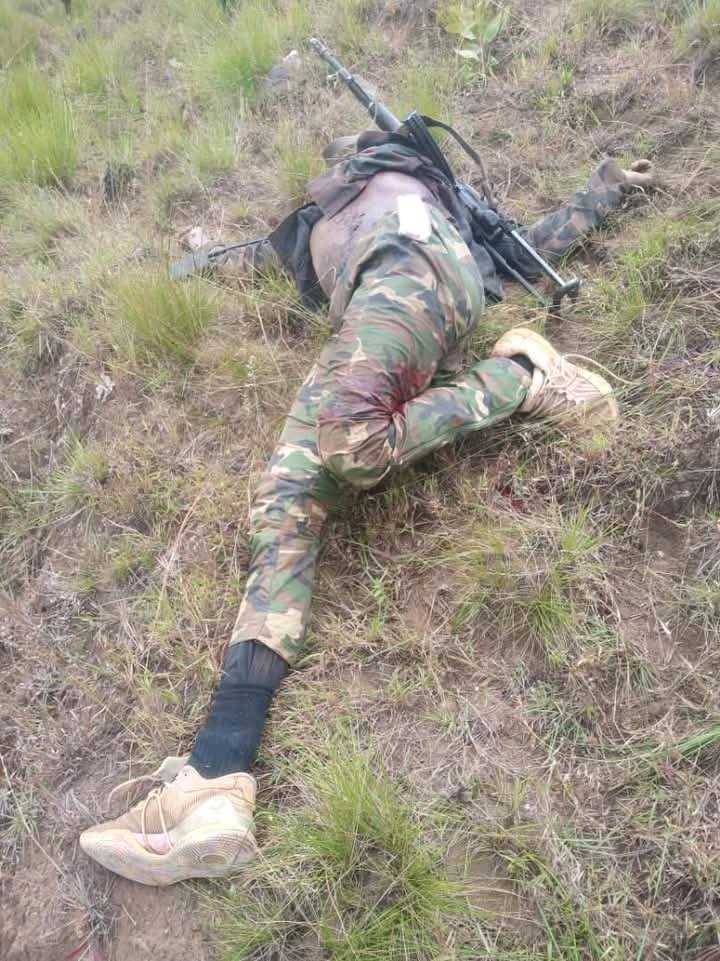 kivunews24's tweet image. “Wazalendo, please stop attacking the AFC/M23; they are well trained, organized, and disciplined. Why continue to sacrifice your lives unnecessarily? What true cause are you fighting for?
Update 🚨 🇨🇩: The Wazalendos of #nyangezi have suffered another serious loss. ⤵️