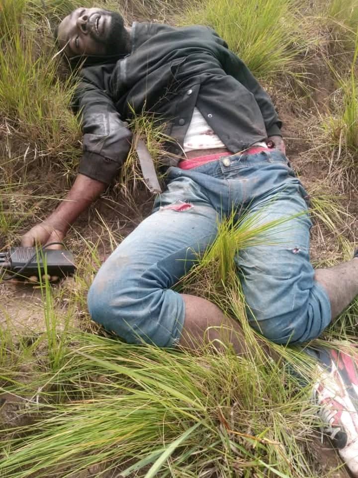 kivunews24's tweet image. “Wazalendo, please stop attacking the AFC/M23; they are well trained, organized, and disciplined. Why continue to sacrifice your lives unnecessarily? What true cause are you fighting for?
Update 🚨 🇨🇩: The Wazalendos of #nyangezi have suffered another serious loss. ⤵️