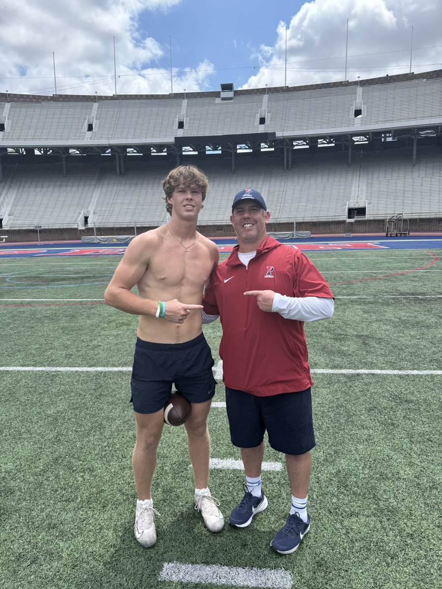 parker_num8's tweet image. I had an amazing time attending camp with @PennFB today.
Was great to reconnect with @CoachMetzler and @CoachForeman42.
@CoachMarkham_ @CoachBobBenson @Greg_Chimera @CoachDupont @David_Josephson @CoachMetzler @coach_ru @CoachCless @CoachForeman42 @CoachHughesUP…