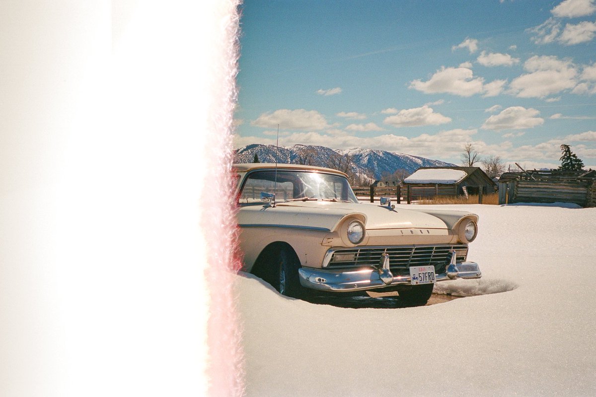 jakob_lr's tweet image. Shades of Blue on 35mm film