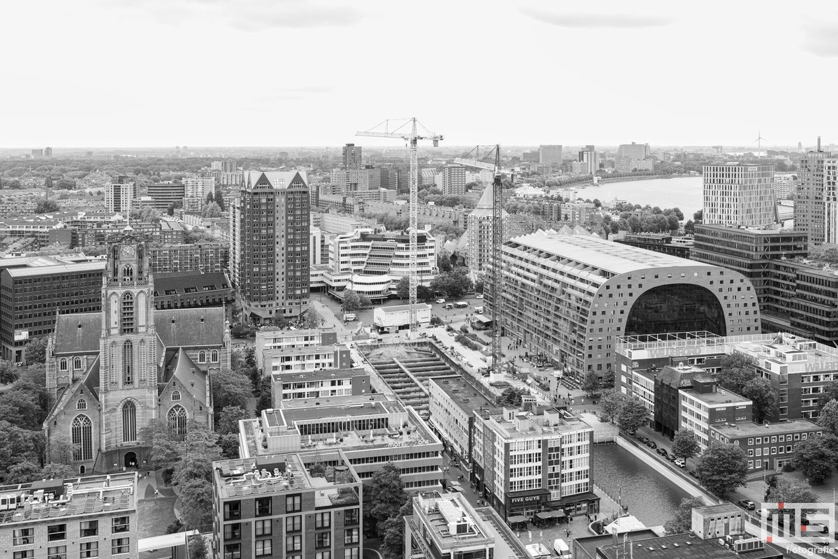 Er wordt nog steeds gebouwd in Rotterdam. De skyline van Rotterdam in zwart/wit

#rotterdam #laurenskerk #markthall #rif010 #blackwhitephotograhpy #maas #skyline #architecture #architectuur

Meer op: ms-fotografie.nl