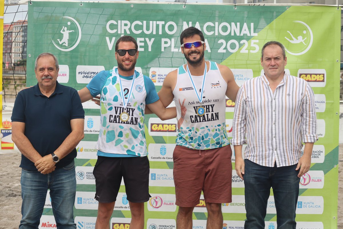 👏🏻 Parabéns aos campións

🥇Óscar Fernández/Felipe de Mello se hacen con el oro del CNVP A Coruña 2025.

🥈José Aba/Manu Aba logran un meritorio subcampeonato

¡Espectacular vuestro torneo! 🙌🏻