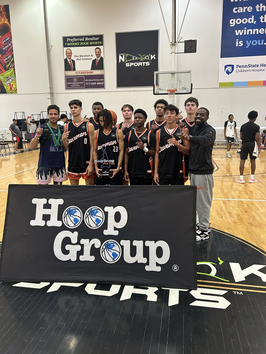 Eamonn Mahar (@hoopgroupeamonn) on Twitter photo π Final: 16u Platinum 2 Championship:
<a href="/cavemanbb/">Caveman Basketball</a> HGSL defeats CT Takeover HGAL to win the title. π Final: 16u Platinum 2 Championship:
<a href="/cavemanbb/">Caveman Basketball</a> HGSL defeats CT Takeover HGAL to win the title.